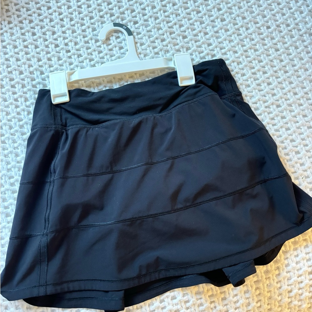 black lululemon skirt